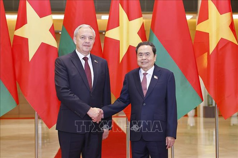 Chủ tịch Quốc hội Trần Thanh Mẫn tiếp Chủ tịch Hạ viện Belarus Igor Sergeyenko. Ảnh: TTXVN