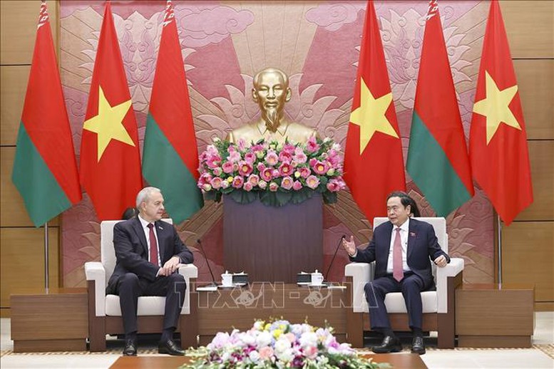 Chủ tịch Quốc hội Trần Thanh Mẫn tiếp Chủ tịch Hạ viện Belarus Igor Sergeyenko. Ảnh: TTXVN