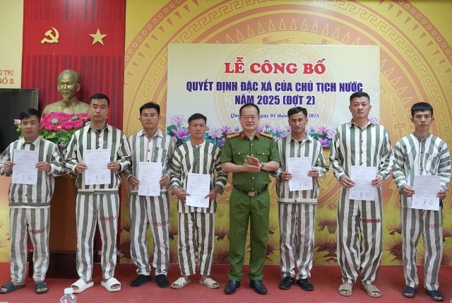 15 phạm nhân tại trại tạm giam số 2 được đặc xá dịp 80 năm Quốc khánh 2/9