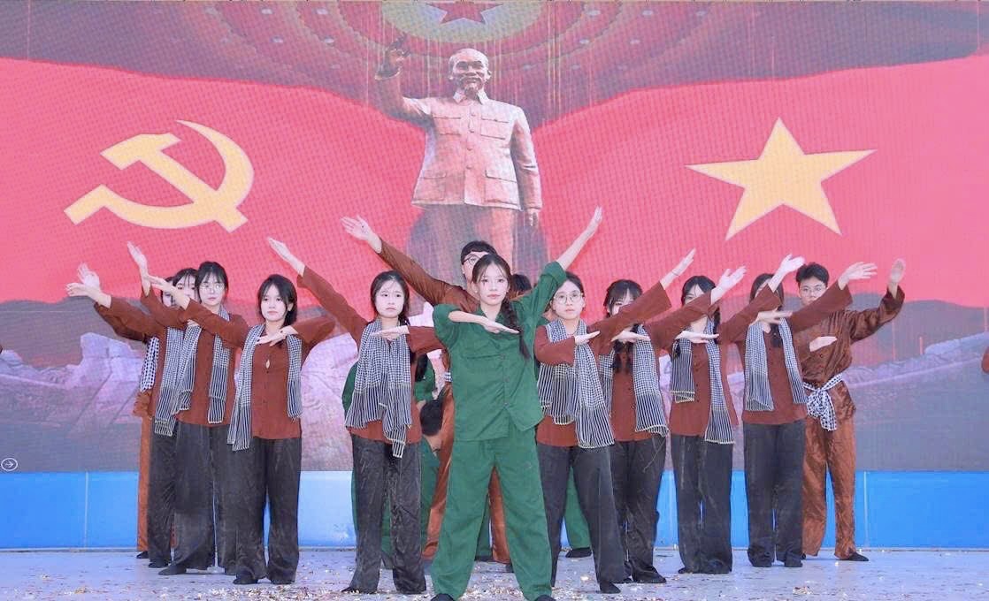 Hội thi văn nghệ chào mừng kỷ niệm 80 năm Cách mạng Tháng Tám và Quốc khánh 2/9