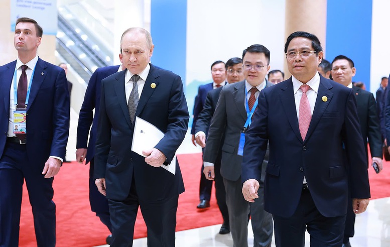 Thủ tướng Chính phủ Phạm Minh Chính gặp Tổng thống Nga Vladimir Putin - Ảnh: VGP/Nhật Bắc Thủ tướng Chính phủ Phạm Minh Chính gặp Tổng thống Nga Vladimir Putin - Ảnh: VGP/Nhật Bắc