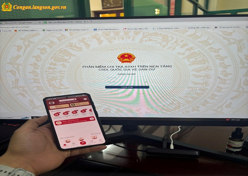 Lạng Sơn: Công an phối hợp trao quà dịp 80 năm Cách mạng Tháng Tám, Quốc khánh 2/9