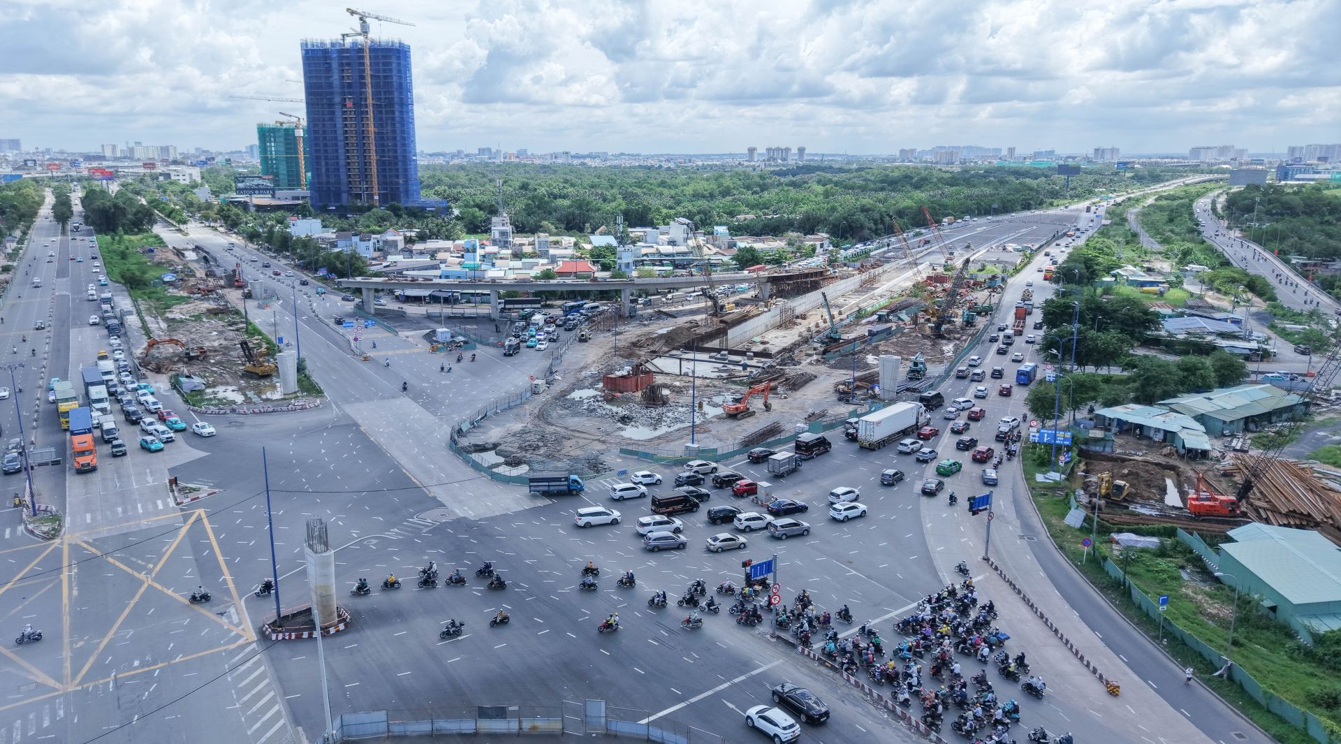 Cảnh sát Giao thông hướng dẫn người dân lộ trình quay lại TP. HCM sau kỳ nghỉ Lễ Quốc khánh 2/9