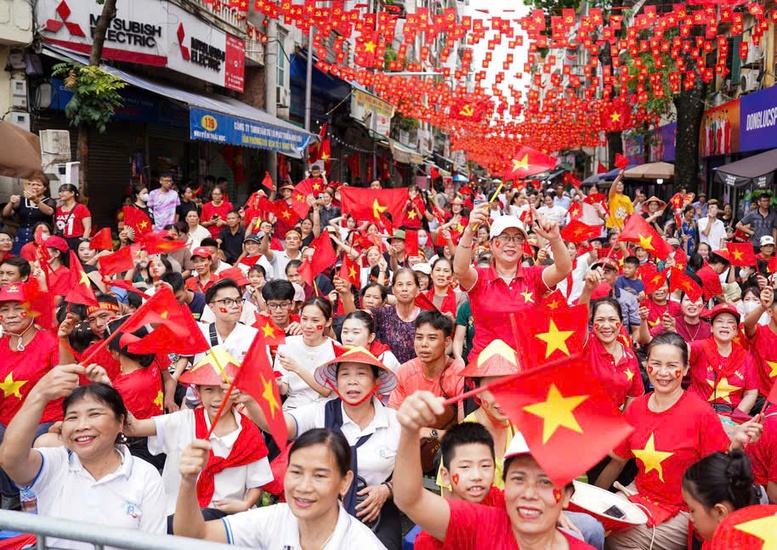 Đẩy nhanh việc tặng quà Nhân dân nhân dịp kỷ niệm 80 năm Cách mạng Tháng Tám và Quốc khánh 2/9