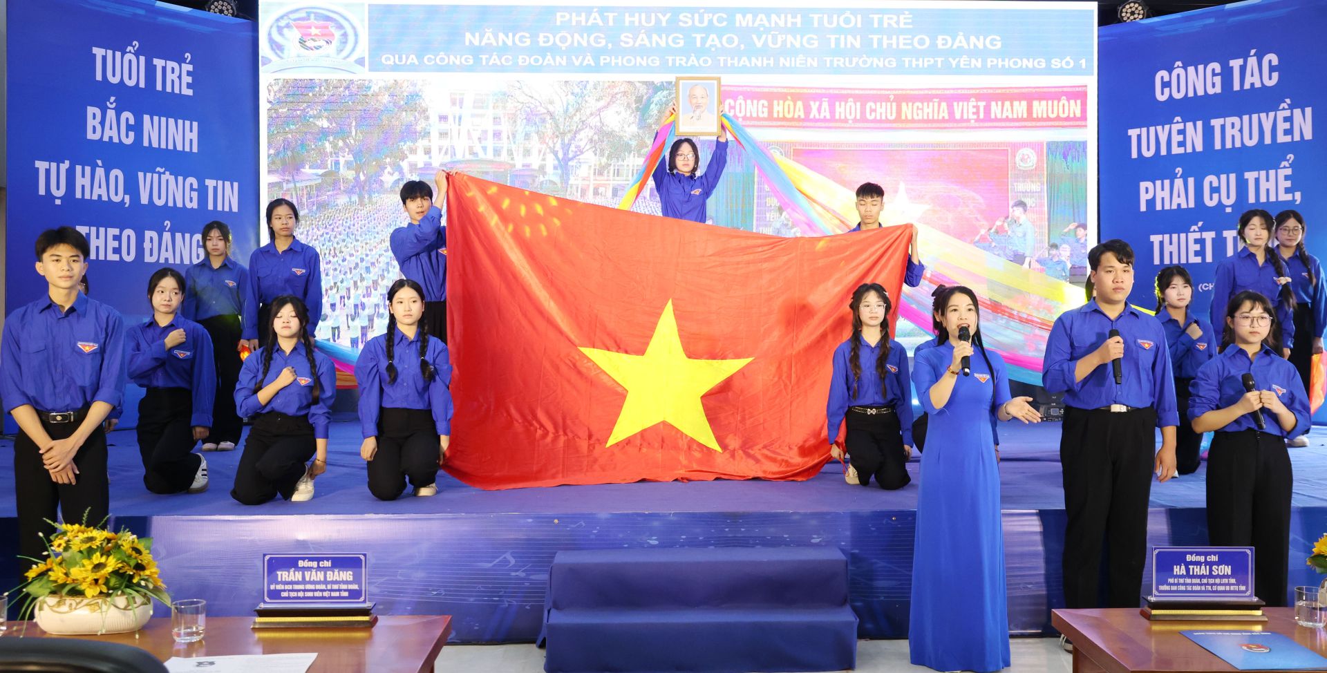 Thí sinh Nguyễn Thị Phương Thảo, Đoàn xã Yên Phong ở phần thi 