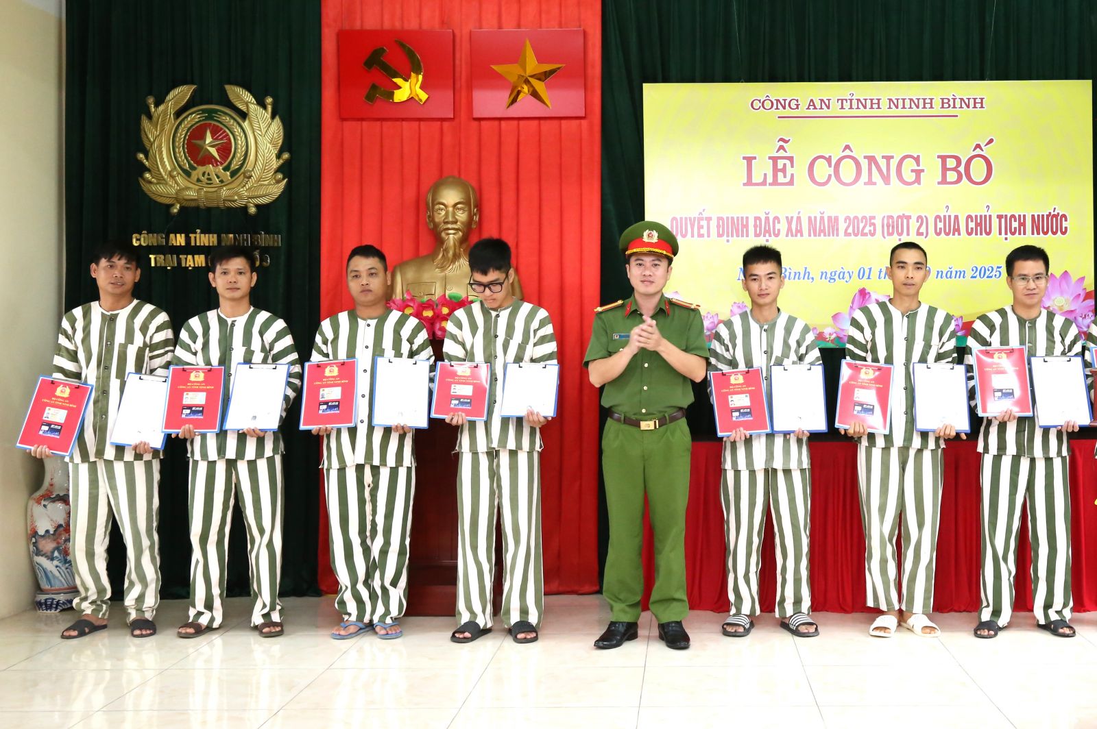 Trại Tạm giam số 3 Ninh Bình công bố quyết định đặc xá năm 2025 (đợt 2) của Chủ tịch nước