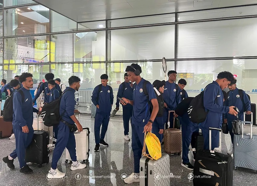 Đội U23 Yemen đến sân bay Nội Bài chiều 31/8. (Ảnh: VFF) Đội U23 Yemen đến sân bay Nội Bài chiều 31/8. (Ảnh: VFF)