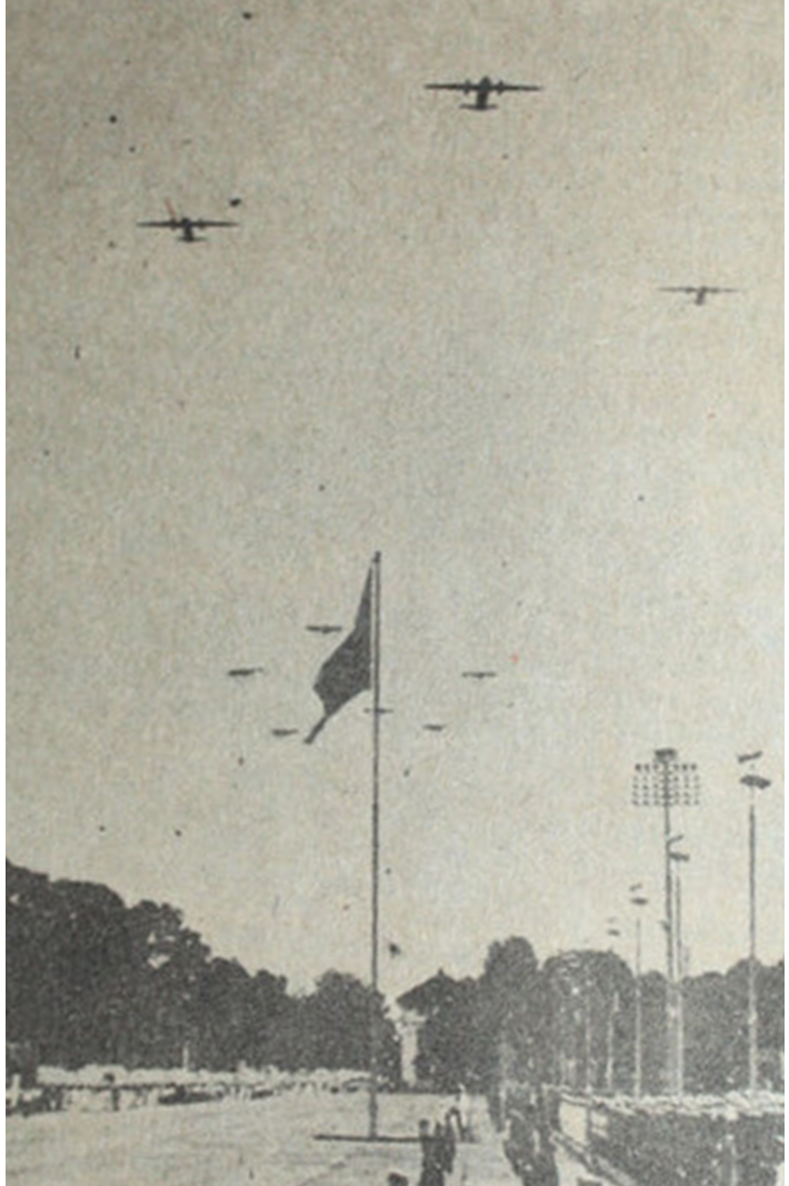 So với các lễ duyệt binh trước đây, ngoài các quân, binh chủng từng tham dự duyệt binh ngày 2/9/1975, dịp diễu binh kỷ niệm 40 năm có sự tham gia của quân chủng Phòng không - Không quân, một trong những lực lượng nòng cốt tạo nên sức mạnh của Quân đội Nhân dân Việt Nam, với những chiến công lẫy lừng trong Kháng chiến chống Mỹ cũng như thực hiện nhiệm bảo vệ biên giới Tây Nam. So với các lễ duyệt binh trước đây, ngoài các quân, binh chủng từng tham dự duyệt binh ngày 2/9/1975, dịp diễu binh kỷ niệm 40 năm có sự tham gia của quân chủng Phòng không - Không quân, một trong những lực lượng nòng cốt tạo nên sức mạnh của Quân đội Nhân dân Việt Nam, với những chiến công lẫy lừng trong Kháng chiến chống Mỹ cũng như thực hiện nhiệm bảo vệ biên giới Tây Nam.