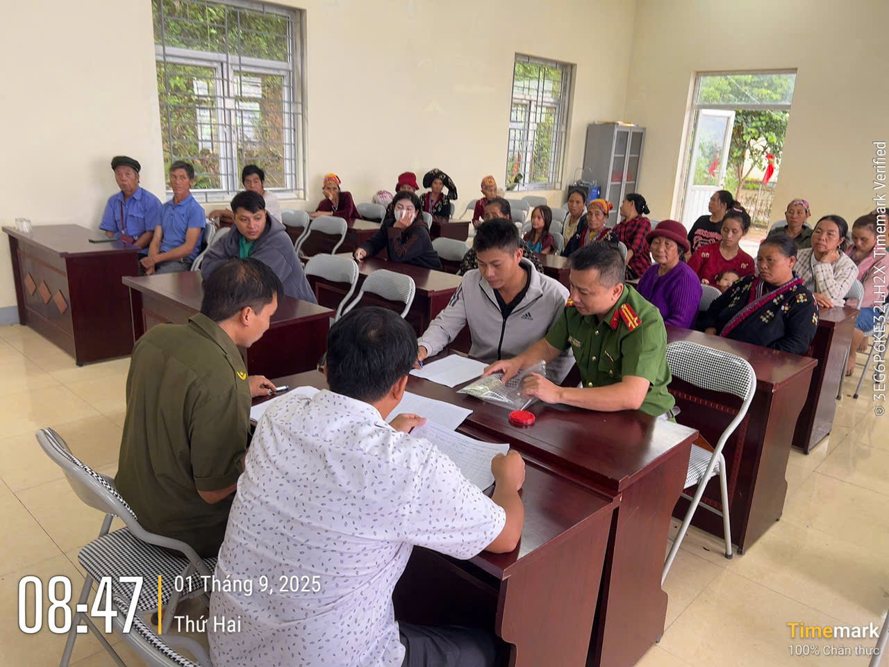 xã miền núi Thanh Hóa thực hiện trao quà Tết độc lập đến tận tay Nhân dân