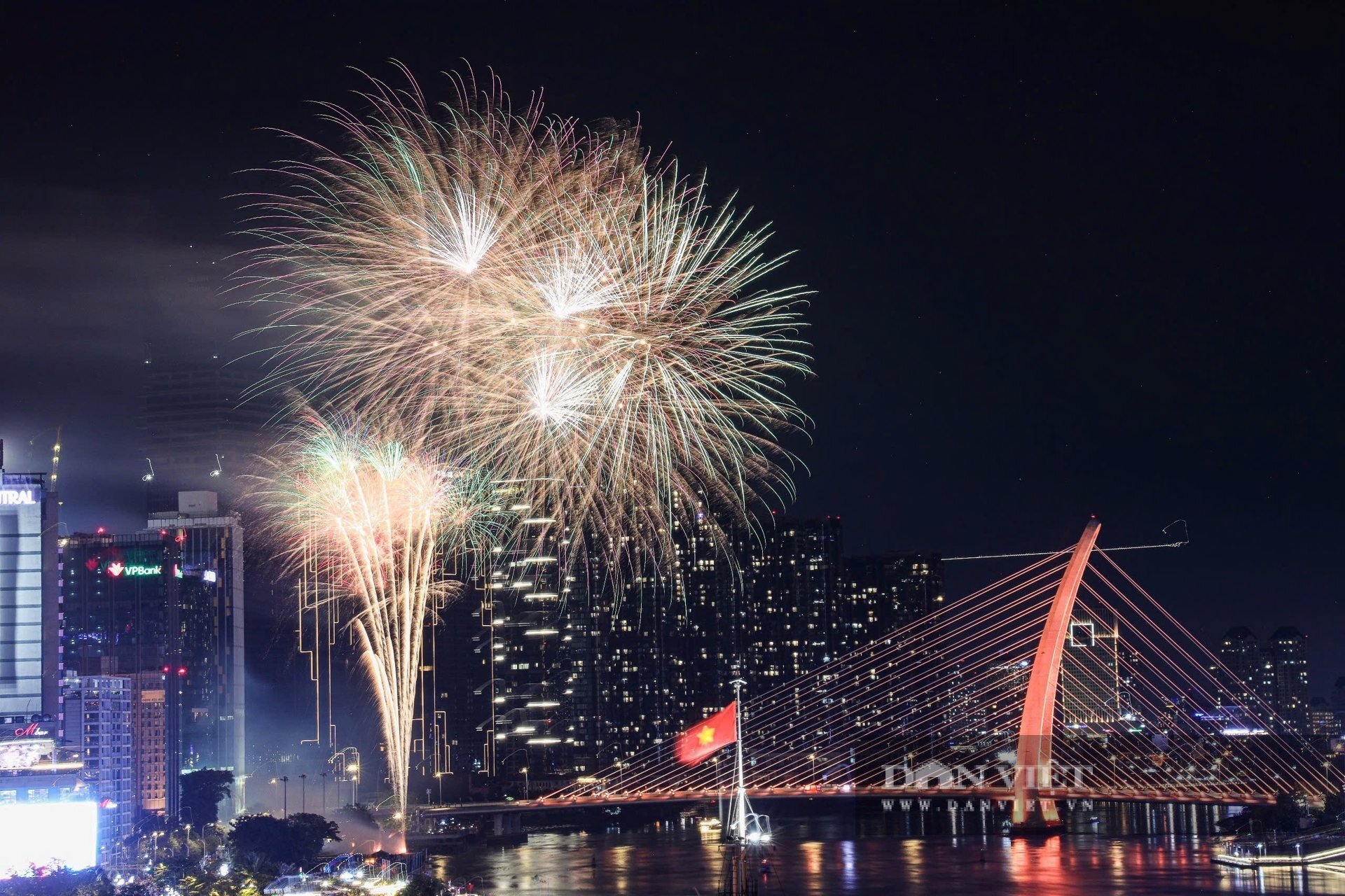 TP. HCM sẽ bắn pháo hoa tại 4 địa điểm vào tối nay để kỷ niệm 80 năm Ngày Quốc khánh 2/9