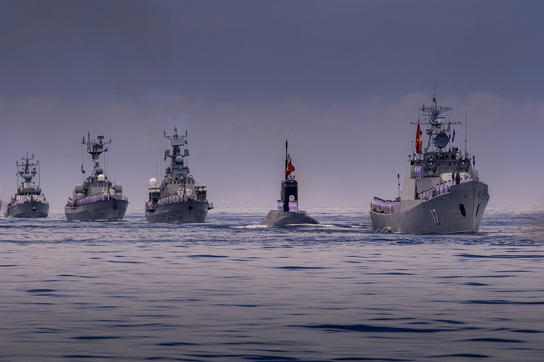 Hình ảnh ấn tượng của các lực lượng vũ trang tham gia diễu binh trên biển