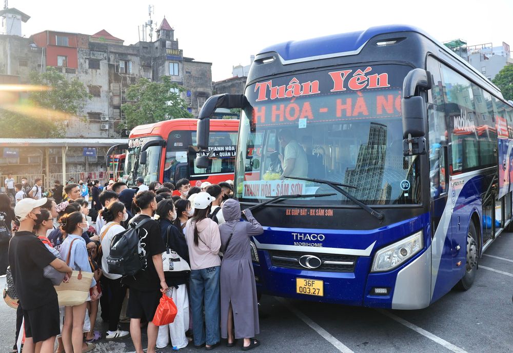 Hà Nội: Hành khách đi lại thuận tiện, không xảy ra tình trạng quá tải tại các bến xe