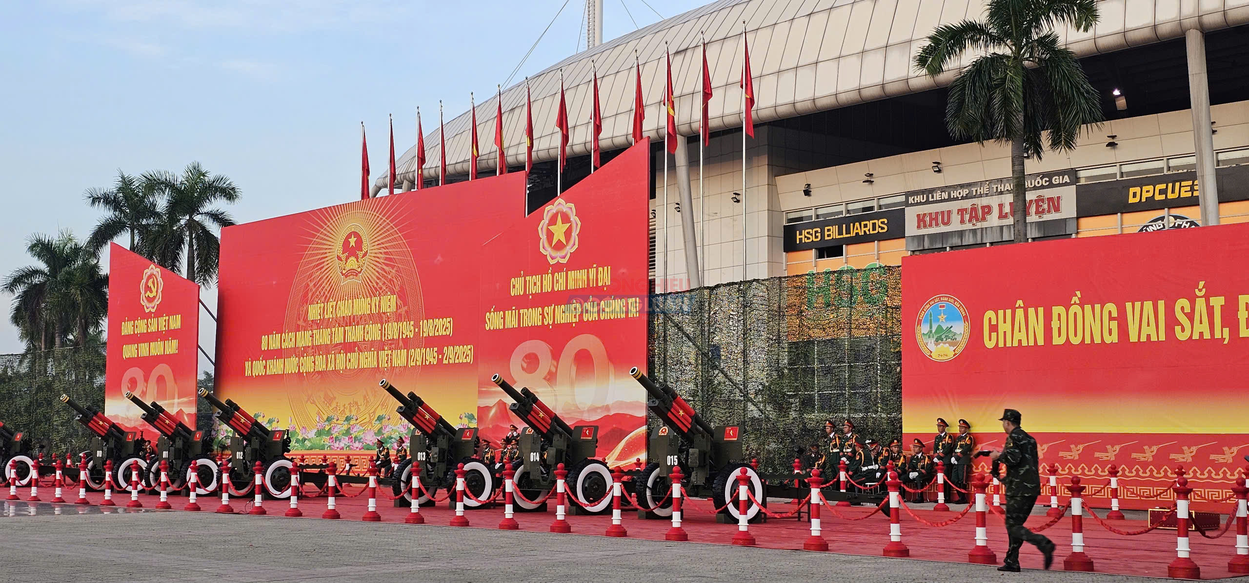 dàn pháo lễ 105mm dàn pháo lễ 105mm