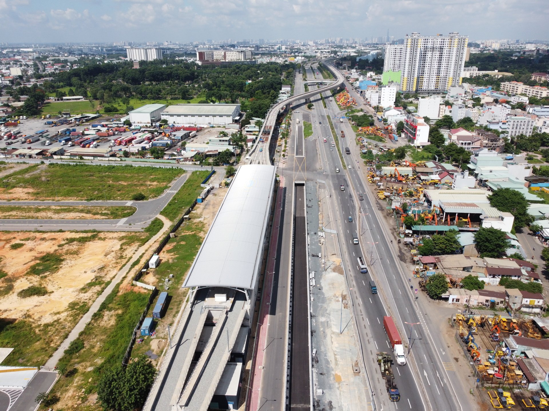 TP. HCM có nhiều khu đất nằm cạnh các công trình giao thông trọng điểm như Metro TP. HCM có nhiều khu đất nằm cạnh các công trình giao thông trọng điểm như Metro