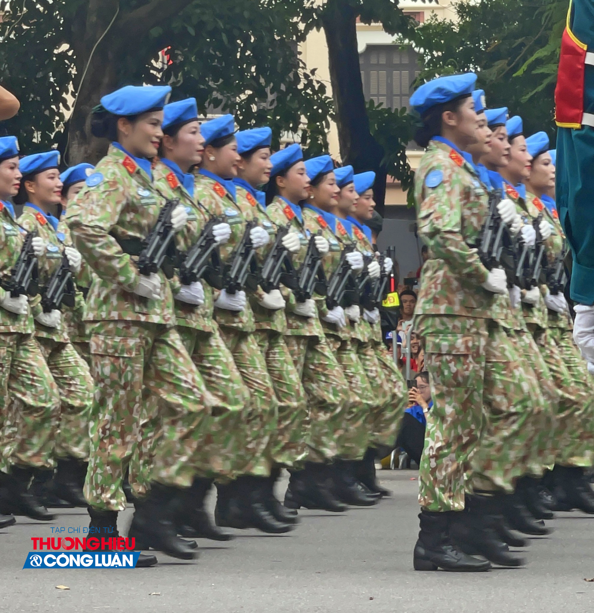 Các nữ sĩ quan lực lượng gìn giữ hòa bình Việt Nam là biểu tượng của hòa bình, nhân văn và trách nhiệm toàn cầu. Các nữ sĩ quan lực lượng gìn giữ hòa bình Việt Nam là biểu tượng của hòa bình, nhân văn và trách nhiệm toàn cầu.