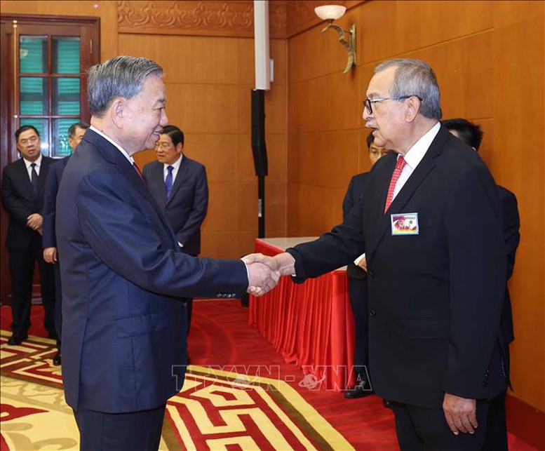 Bày tỏ vinh dự, vui mừng được có mặt tại lễ kỷ niệm lịch sử, các vị lãnh đạo, đại diện các chính đảng nhiệt liệt chúc mừng Đảng, Nhà nước và nhân dân Việt Nam, cảm ơn lời mời và sự đón tiếp trọng thị, chân thành, chu đáo của Đảng Cộng sản Việt Nam, cá nhân Tổng Bí thư Tô Lâm và nhân dân Việt Nam - Ảnh: TTXVN Bày tỏ vinh dự, vui mừng được có mặt tại lễ kỷ niệm lịch sử, các vị lãnh đạo, đại diện các chính đảng nhiệt liệt chúc mừng Đảng, Nhà nước và nhân dân Việt Nam, cảm ơn lời mời và sự đón tiếp trọng thị, chân thành, chu đáo của Đảng Cộng sản Việt Nam, cá nhân Tổng Bí thư Tô Lâm và nhân dân Việt Nam - Ảnh: TTXVN