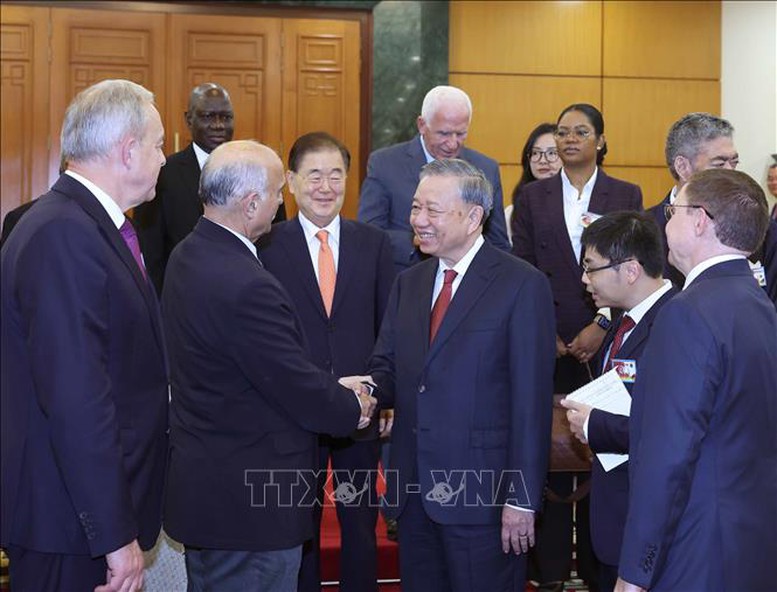 Tổng Bí thư Tô Lâm tiếp đoàn các lãnh đạo, đại diện lãnh đạo chính đảng nhiều nước từ các khu vực châu Á, châu Âu, châu Mỹ và châu Phi - Ảnh: TTXVN Tổng Bí thư Tô Lâm tiếp đoàn các lãnh đạo, đại diện lãnh đạo chính đảng nhiều nước từ các khu vực châu Á, châu Âu, châu Mỹ và châu Phi - Ảnh: TTXVN