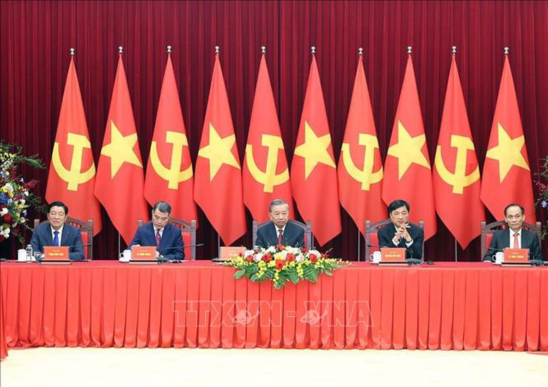 Nhiệt liệt chào mừng các vị khách quốc tế, Tổng Bí thư Tô Lâm bày tỏ xúc động và trân trọng trước những tình cảm nồng ấm, những lời chúc tốt đẹp mà các chính đảng và bạn bè quốc tế đã dành cho Chủ tịch Hồ Chí Minh, Đảng, Nhà nước và nhân dân Việt Nam - Ảnh: TTXVN Nhiệt liệt chào mừng các vị khách quốc tế, Tổng Bí thư Tô Lâm bày tỏ xúc động và trân trọng trước những tình cảm nồng ấm, những lời chúc tốt đẹp mà các chính đảng và bạn bè quốc tế đã dành cho Chủ tịch Hồ Chí Minh, Đảng, Nhà nước và nhân dân Việt Nam - Ảnh: TTXVN