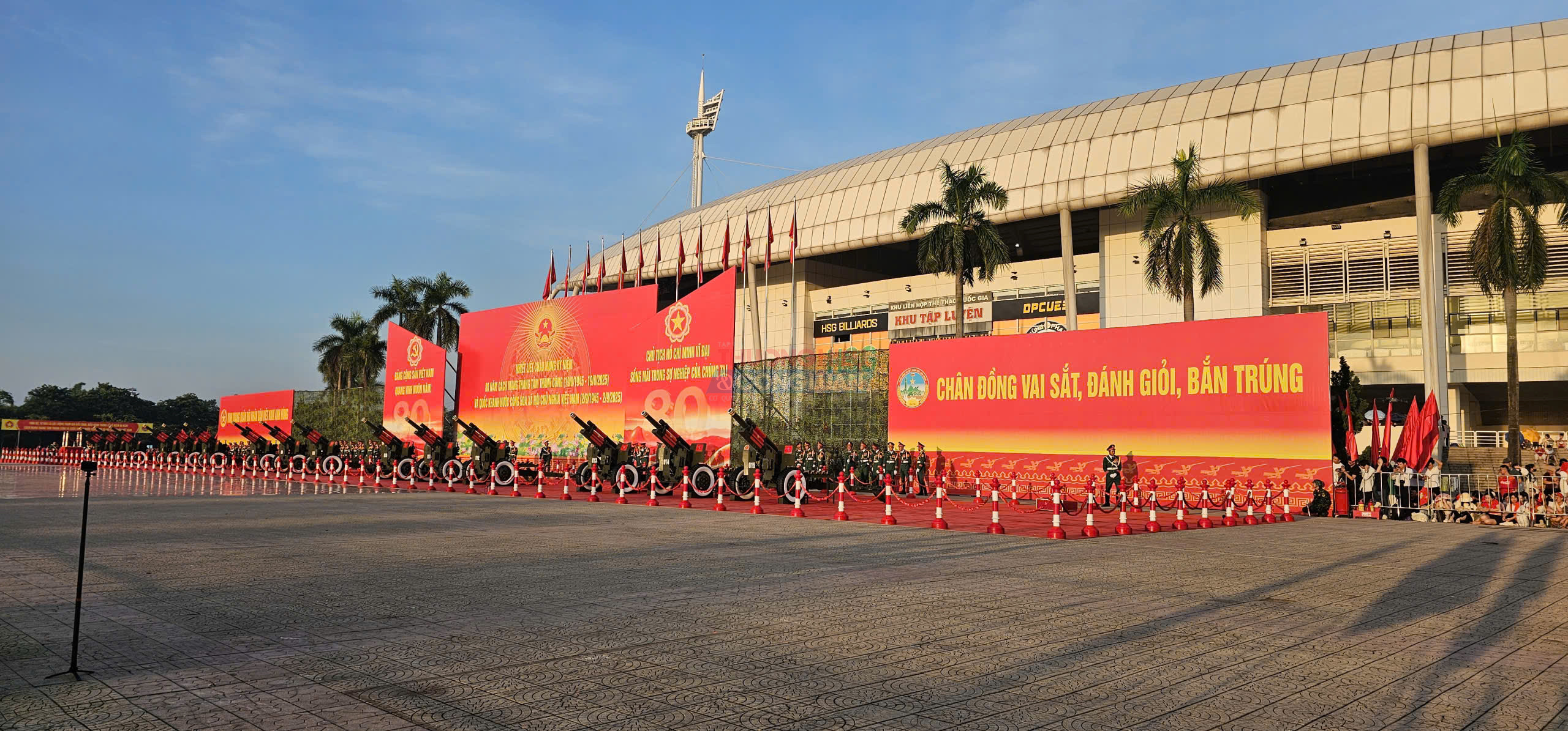 15 khẩu pháo sẽ bắn 21 phát đại bác vào thời điểm Quốc ca vang lên, mở màn cho lễ diễu binh, diễu hành 15 khẩu pháo sẽ bắn 21 phát đại bác vào thời điểm Quốc ca vang lên, mở màn cho lễ diễu binh, diễu hành