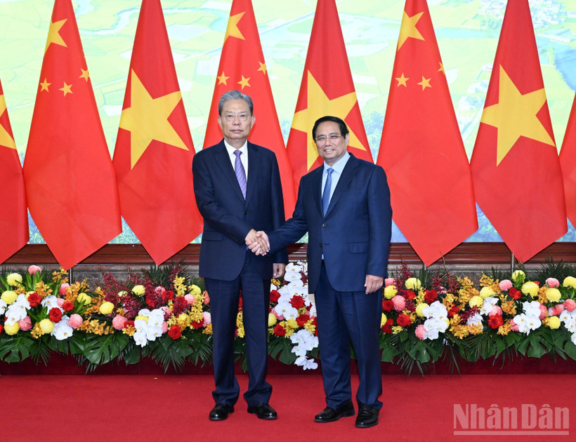 Thủ tướng Chính phủ Phạm Minh Chính và đồng chí Triệu Lạc Tế, Ủy viên Thường vụ Bộ Chính trị, Ủy viên trưởng Ủy ban Thường vụ Đại hội Đại biểu Nhân dân toàn quốc nước Cộng hòa nhân dân Trung Hoa. (Ảnh: Trần Hải)