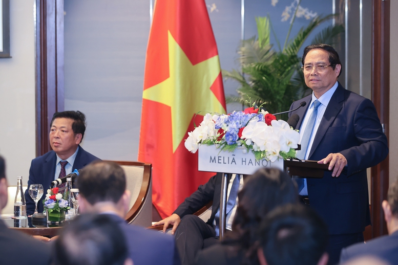 Thủ tướng Chính phủ nhấn mạnh, Việt Nam phải hỗ trợ Cuba một cách căn cơ, bài bản hơn - Ảnh: VGP/Nhật Bắc