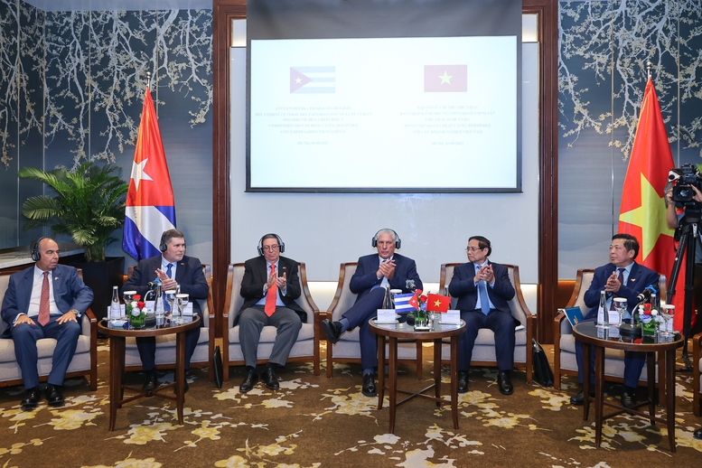 Thủ tướng Phạm Minh Chính cùng Bí thư thứ Nhất, Chủ tịch nước Cuba gặp gỡ các doanh nghiệp để trao đổi, thúc đẩy hợp tác thương mại, đầu tư - Ảnh: VGP/Nhật Bắc