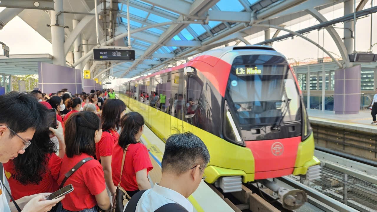 Hà Nội: Đường sắt đô thị vận hành 626 lượt tàu phục vụ người dân trong 2 ngày