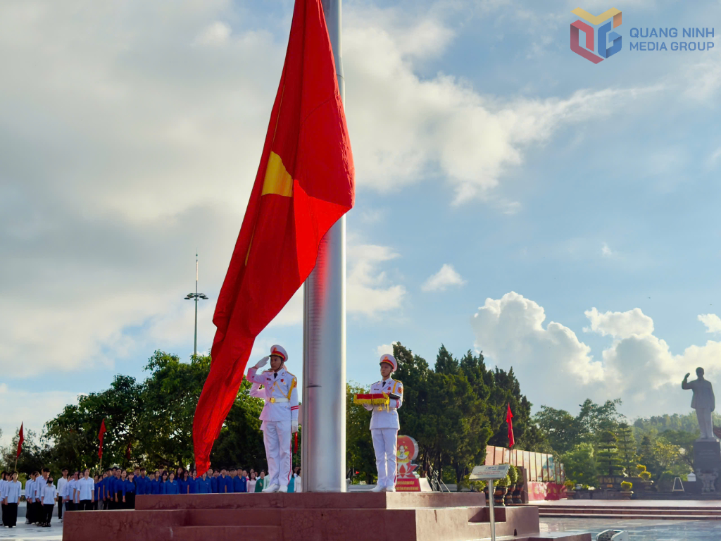 Đặc khu Cô Tô: Thượng cờ mừng 80 năm Quốc khánh 2/9