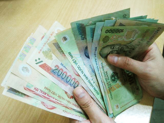 Nghỉ hưu, thôi việc có được nhận tiền thưởng năm?