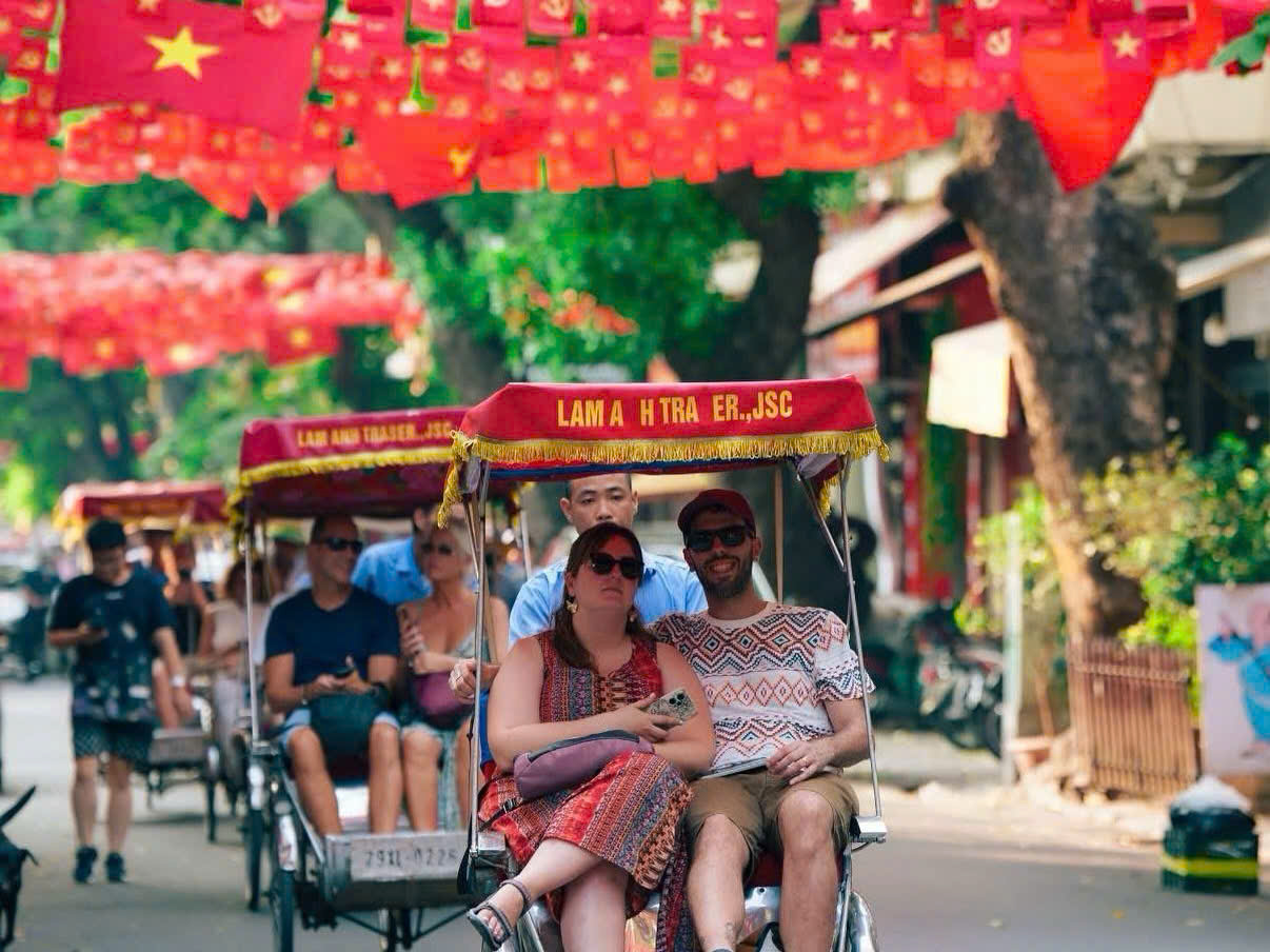 Sáng Quốc khánh 2/9, Hà Nội dự báo nắng nhẹ với xác suất có mưa nhỏ thấp.