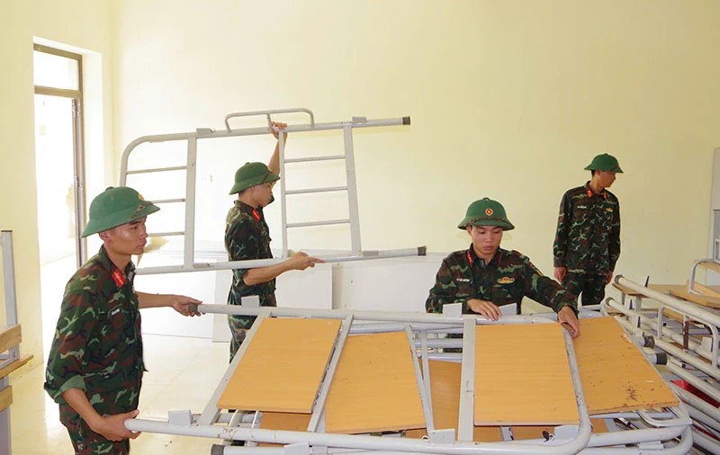 Các lực lượng đã tập trung dọn dẹp, sửa chữa tại Trường Tiểu học Yên Nhân 1, Tiểu học Yên Nhân 2, Trường Mầm non và THCS Yên Nhân Các lực lượng đã tập trung dọn dẹp, sửa chữa tại Trường Tiểu học Yên Nhân 1, Tiểu học Yên Nhân 2, Trường Mầm non và THCS Yên Nhân