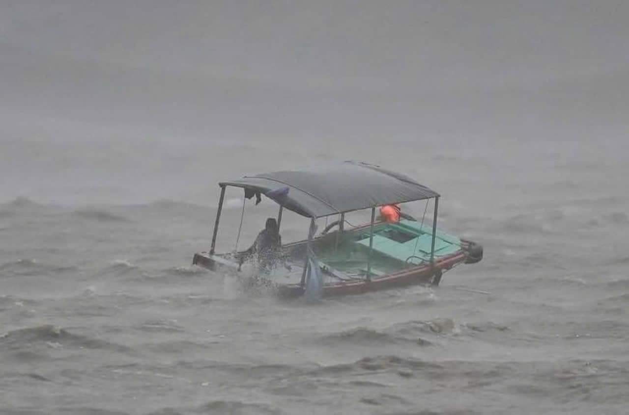 Tháng Chín bước vào chính vụ bão, nguy cơ mưa lớn diện rộng ở Bắc Bộ và Bắc Trung Bộ