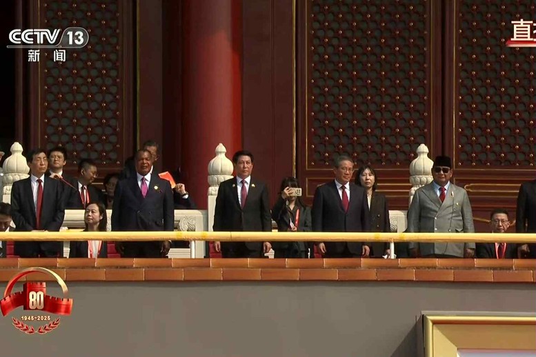 Chủ tịch nước Lương Cường cùng lãnh đạo các nước dự Lễ kỷ niệm 80 năm Chiến thắng phátxít của nhân dân thế giới trên Quảng trường Thiên An Môn - Ảnh CCTV