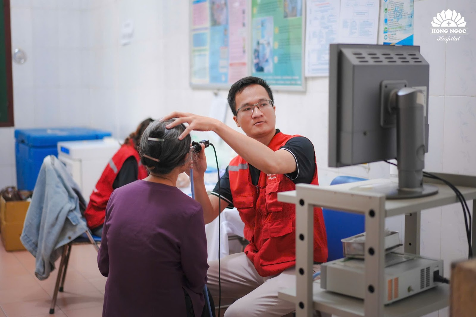 Các thiết bị y tế được Hồng Ngọc đưa trực tiếp từ bệnh viện về trạm y tế