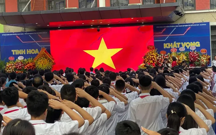 Lễ khai giảng năm học 2025-2026 sẽ diễn ra lúc 8h ngày 5/9 tại Trung tâm Hội nghị Quốc gia (Hà Nội), được truyền hình trực tiếp trên VTV1 và kết nối trực tuyến đến tất cả các cơ sở giáo dục cả nước. Lễ khai giảng năm học 2025-2026 sẽ diễn ra lúc 8h ngày 5/9 tại Trung tâm Hội nghị Quốc gia (Hà Nội), được truyền hình trực tiếp trên VTV1 và kết nối trực tuyến đến tất cả các cơ sở giáo dục cả nước.