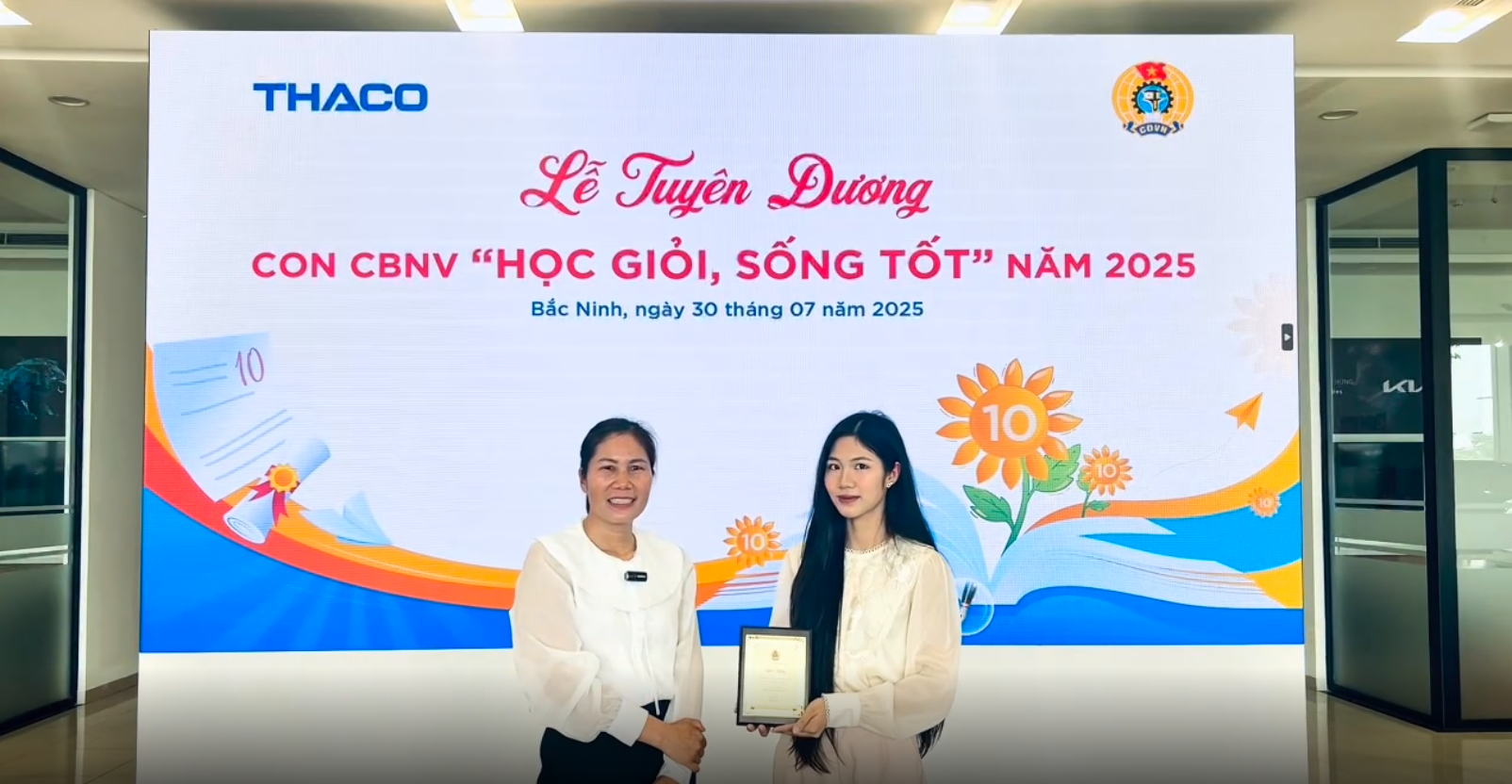 Em Quách Đỗ Phương Oanh, con gái chị Đỗ Thị Thuyên - Nhân viên rửa xe THACO AUTO Bắc Ninh