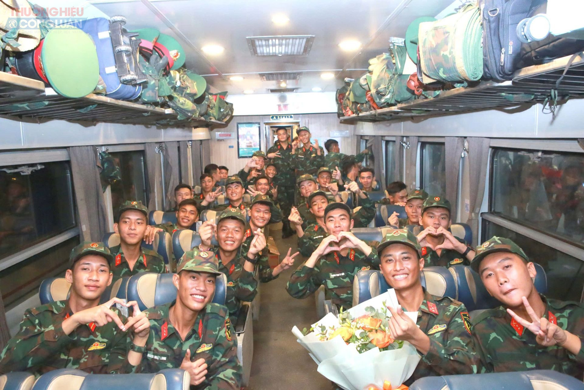 Tối 03/9, đoàn số 2 đi trên tàu SE63, vận chuyển 598 người và vật chất, trang bị, hành lý kèm theo của Quân khu 7, 9 (khối nam); Quân chủng Hải Quan, Quân đoàn 34 từ ga Hà Nội đến ga Sài Gòn; đoàn xuất phát tại ga Hà Nội lúc 20h25.