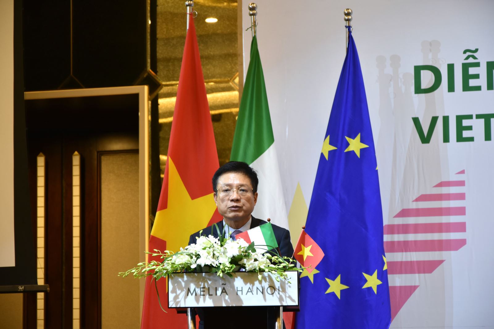 Ông Hồ Sỹ Hùng, Thứ trưởng Bộ Tài chính Việt Nam phát biểu tại Diễn đàn.