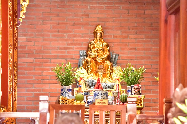 Ban Quan âm Bồ Tát trong Nhà thờ Tổ