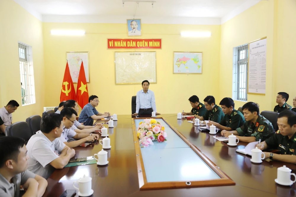 Bí thư Tỉnh ủy Nguyễn Doãn Anh phát biểu tại buổi làm việc với Đồn Biên phòng Bát Mọt và lãnh đạo xã Bát Mọt.