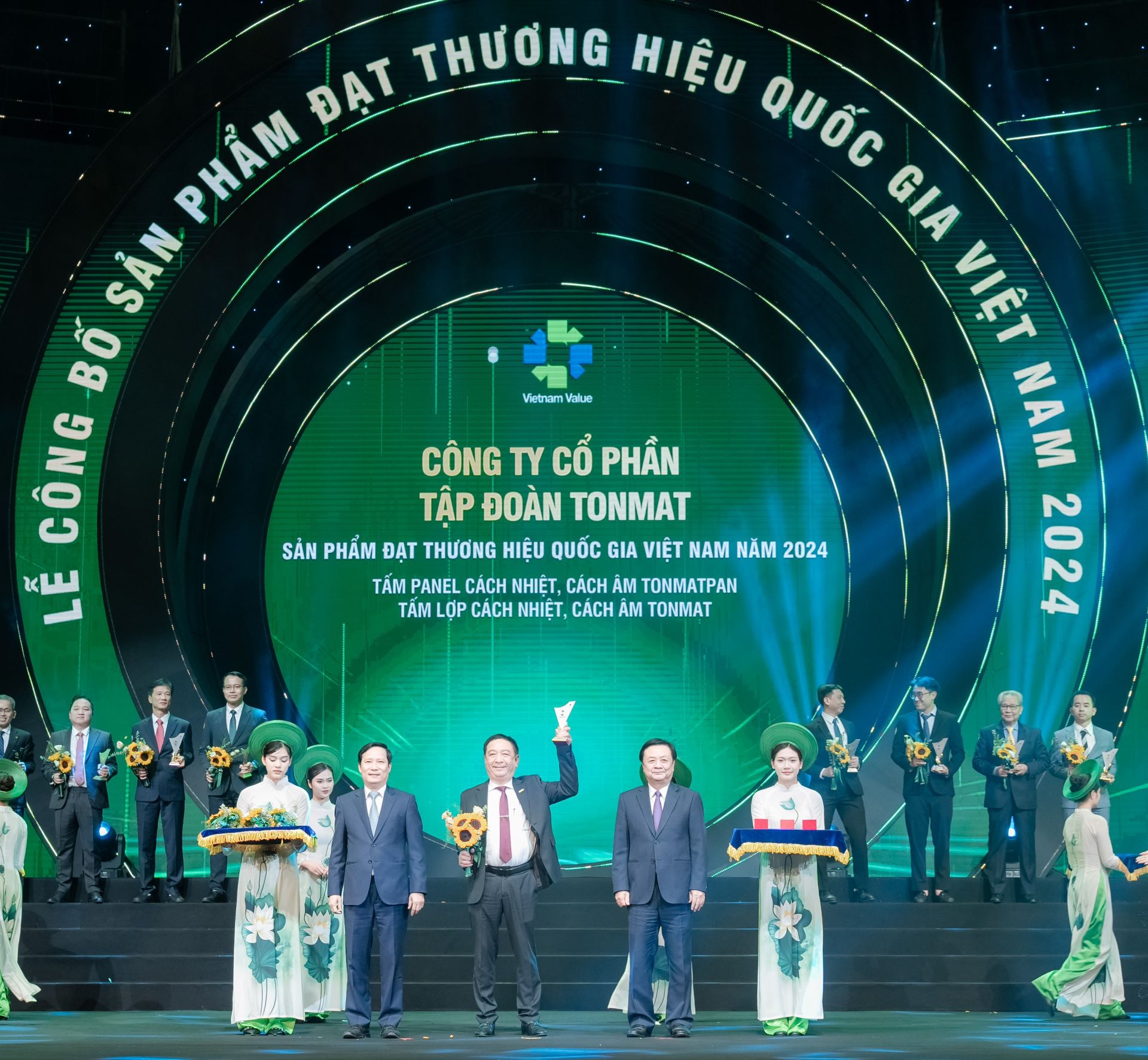 Những sản phẩm “Vươn mình tiến vào kỷ nguyên xanh” - Bài 52: Tấm lợp cách nhiệt, cách âm TONMAT