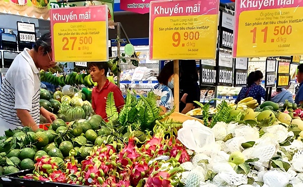 Giám sát chặt chẽ biến động giá cả thị trường, đặc biệt là hàng hóa, dịch vụ tiêu dùng thiết yếu. Ảnh internet.