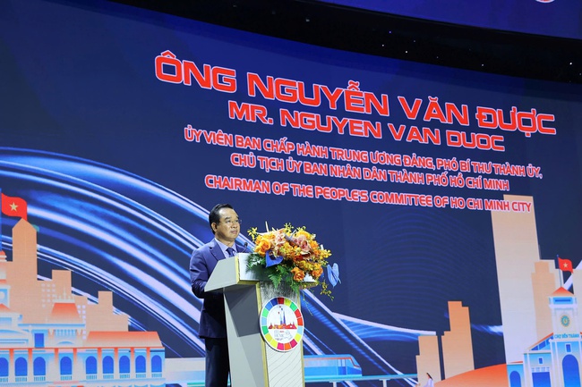 Chủ tịch UBND TP. HCM Nguyễn Văn Được phát biểu tại chương trình tối 3/9