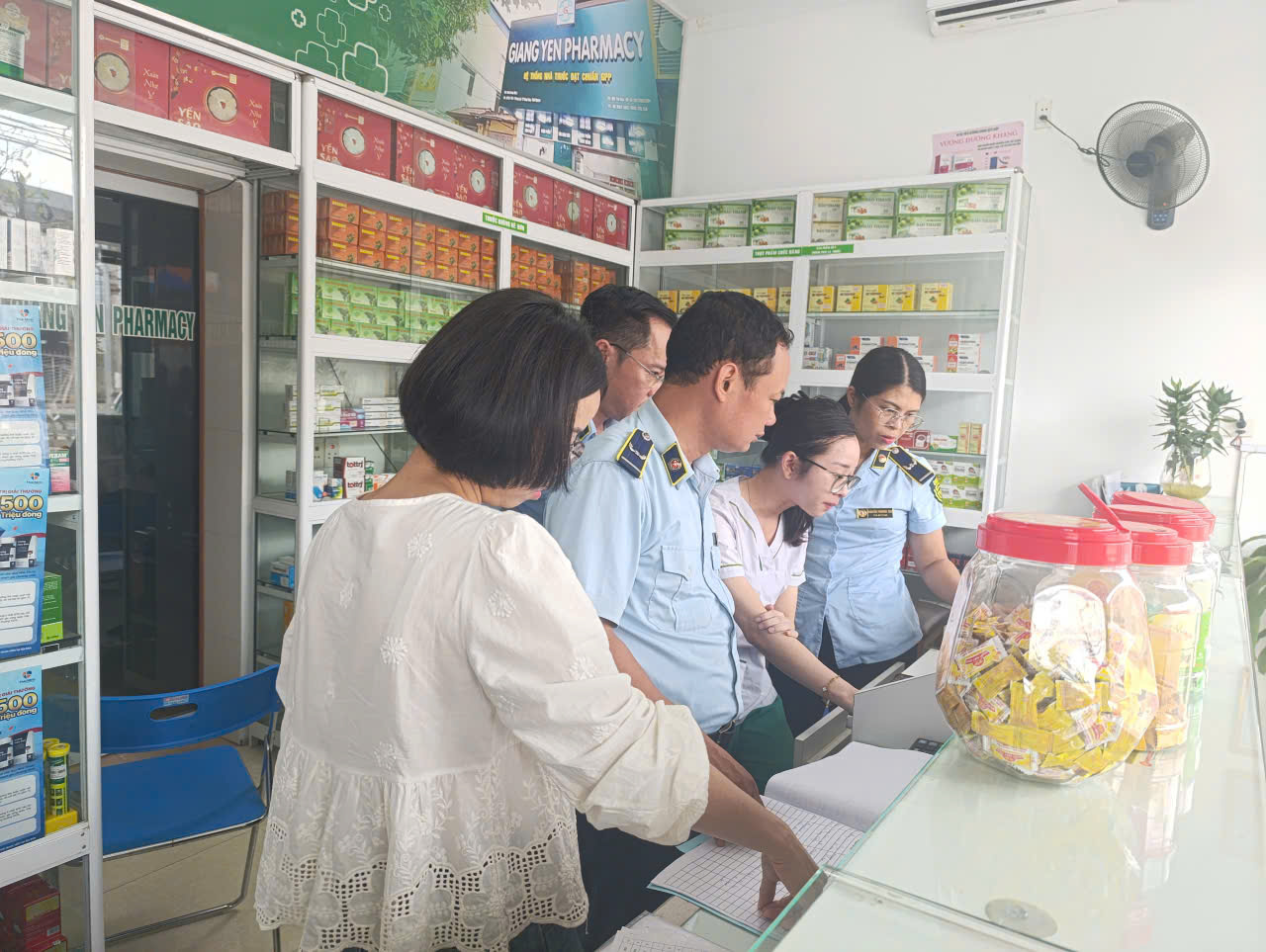 Tăng cường đấu tranh chống vi phạm trong sản xuất, kinh doanh dược phẩm, mỹ phẩm, thực phẩm chức năng và y dược cổ truyền tại Thái Nguyên