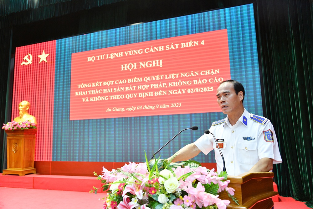 Đại tá Nguyễn Văn Tranh - Ủy viên Ban Thường vụ Đảng ủy, Phó Tư lệnh Pháp luật BTL Vùng Cảnh sát biển 4 chủ trì Hội nghị