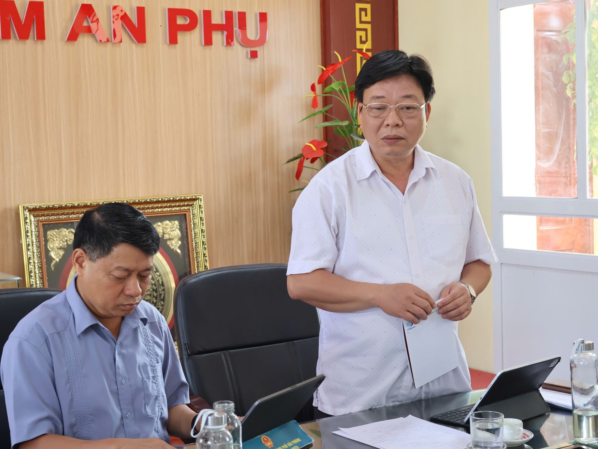 Đồng chí Nguyễn Khắc Toản, Phó Chủ tịch HĐND thành phố phát biểu tại buổi làm việc. Đồng chí Nguyễn Khắc Toản, Phó Chủ tịch HĐND thành phố phát biểu tại buổi làm việc.