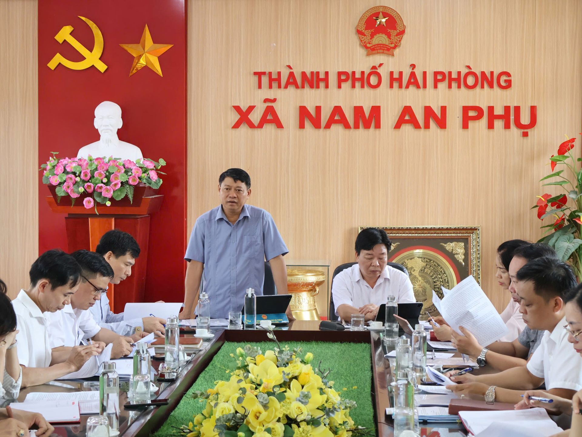 Trưởng Ban Đô thị HĐND thành phố Phạm Văn Khanh phát biểu tại buổi làm việc. Trưởng Ban Đô thị HĐND thành phố Phạm Văn Khanh phát biểu tại buổi làm việc.