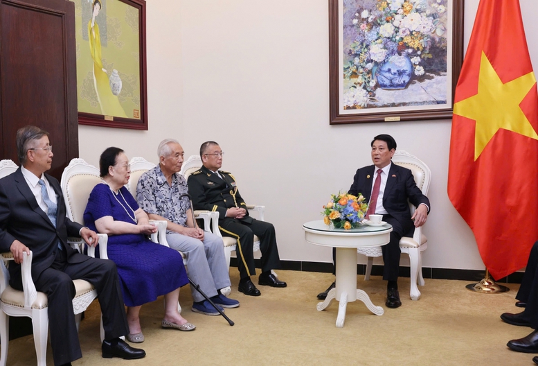 Chủ tịch nước Lương Cường tiếp gia đình các nhân sỹ hữu nghị Trung Quốc