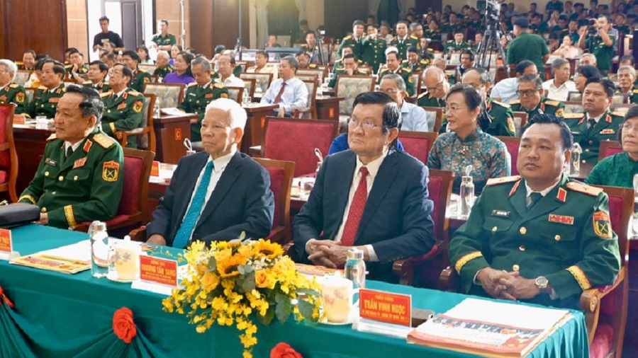 Các đồng chí nguyên lãnh đạo Đảng và Nhà nước, lãnh đạo Bộ Quốc phòng dự lễ kỷ niệm.