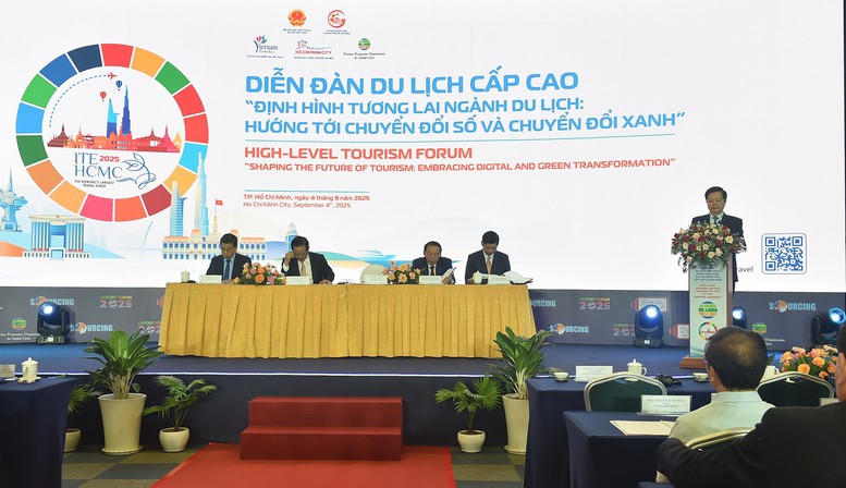 Phó Thủ tướng cho biết, Chính phủ Việt Nam đặc biệt chú trọng và quyết liệt chỉ đạo hoàn thiện chính sách, pháp luật, tạo ra nhiều ưu đãi vượt trội để thu hút du khách tới Việt Nam, hỗ trợ doanh nghiệp phát triển du lịch - Ảnh: VGP/Giang Thanh